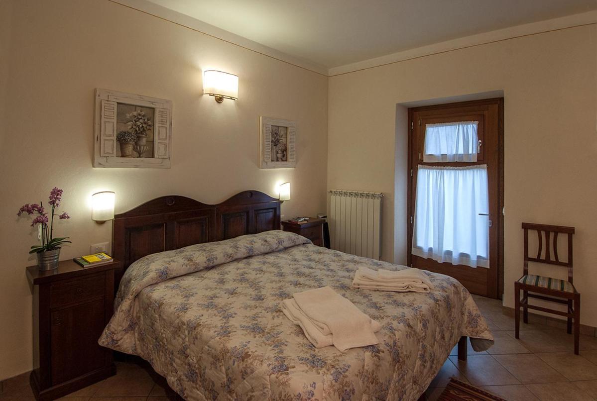 Agriturismo La Collina Delle Stelle Banzena Bagian luar foto